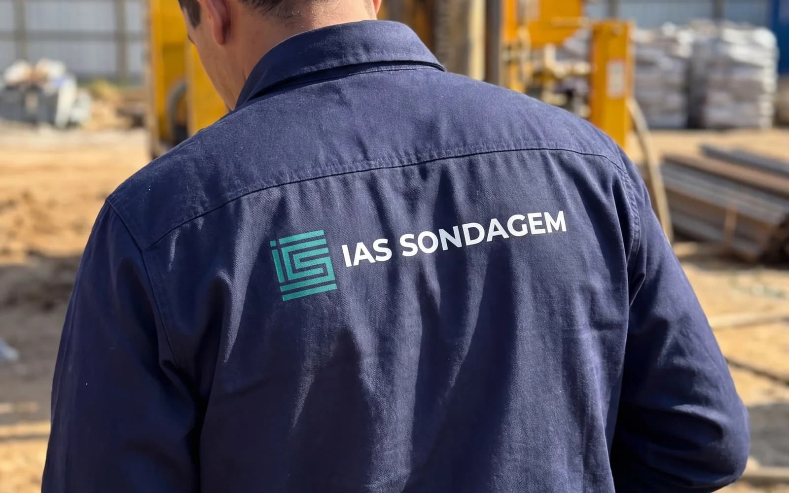 Profissional da IAS Sondagem em campo